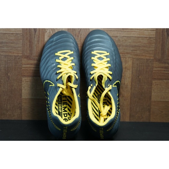 Athletic_Shoes